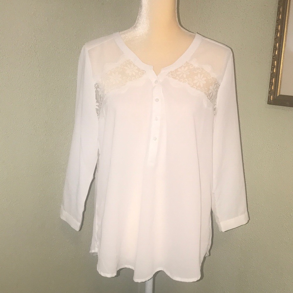 American Eagle Off White Blouse Size Large